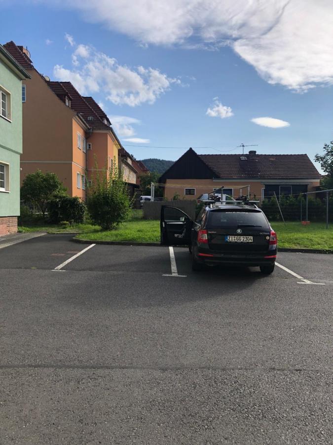 Ferienwohnung 60Er Jahre Design Apartment - 65Qm Fewo Im Zittauer Gebirge - Familienfreundliche Unterkunft Am Bergfuss Zum Toepfer Olbersdorf Eksteriør billede
